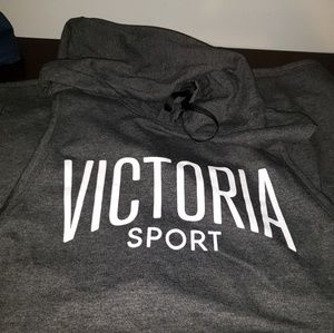 Victoria fleece tank medium